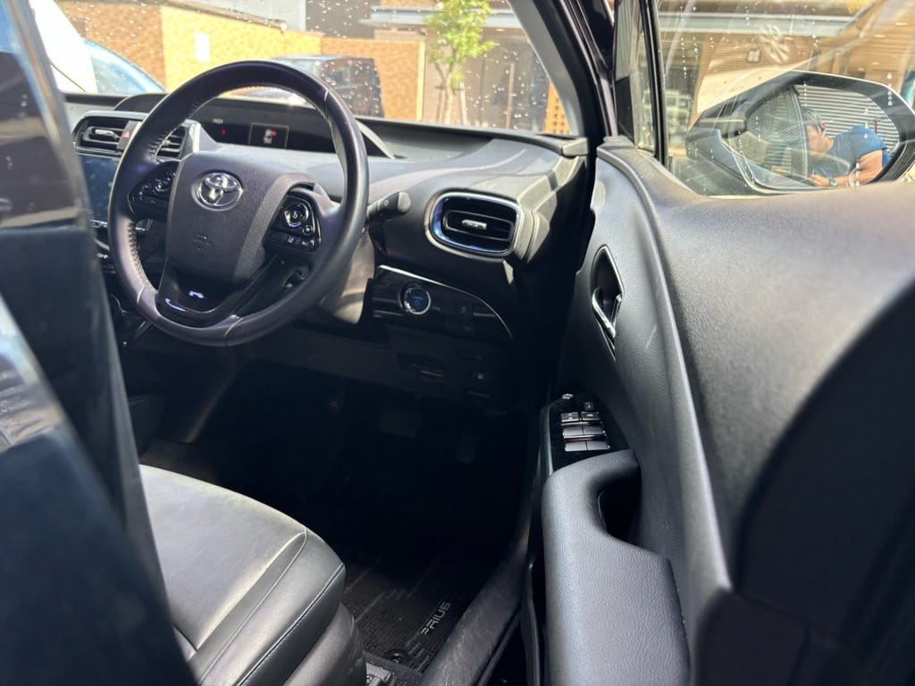 ピッキング成功。運転席ドアが開きました