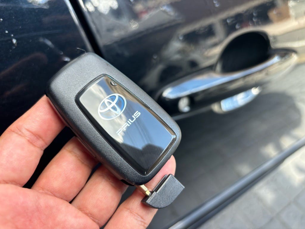 プリウスのスマートキーにメカニカルキーを収納