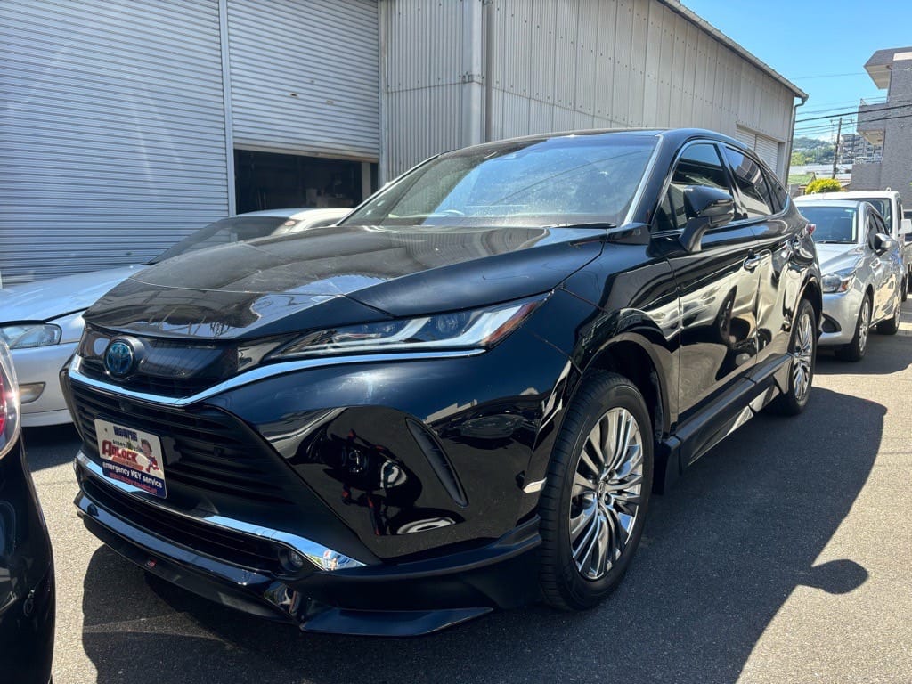 トヨタ ハリアーAXUH80 2023年式。こちらの車両の鍵を作製します