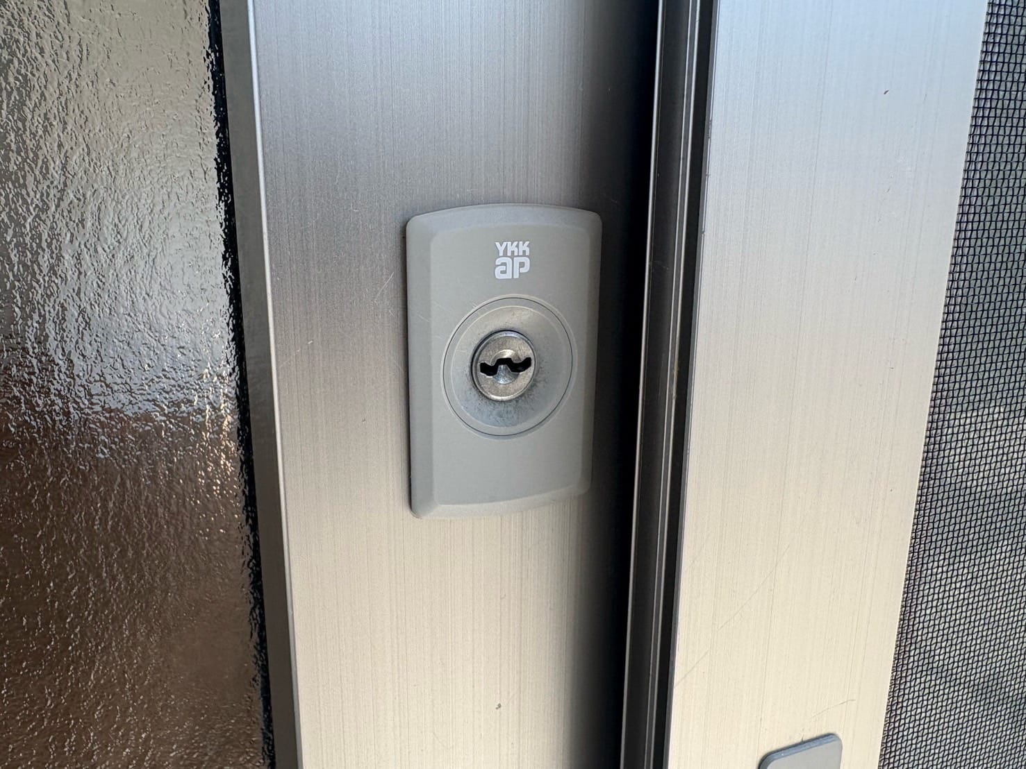 引戸についているキーシリンダー