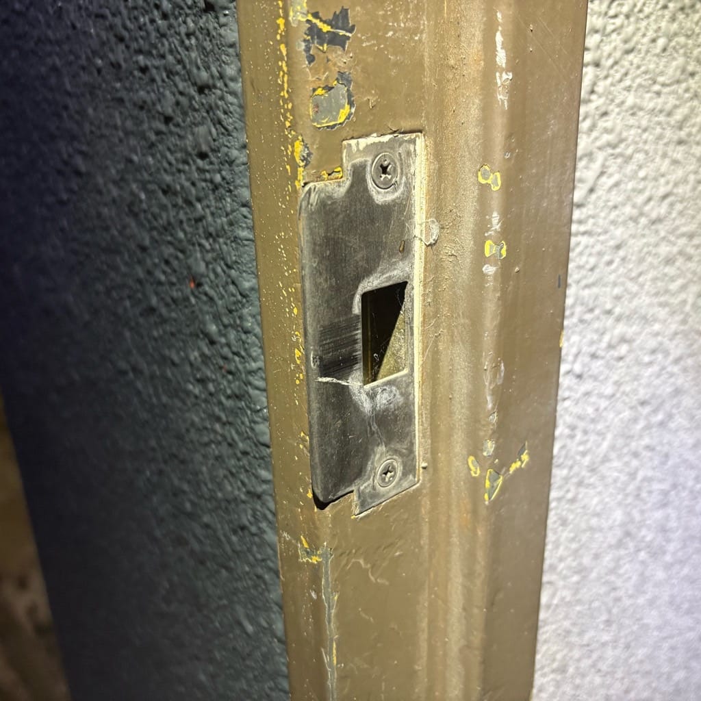 交換前のラッチ