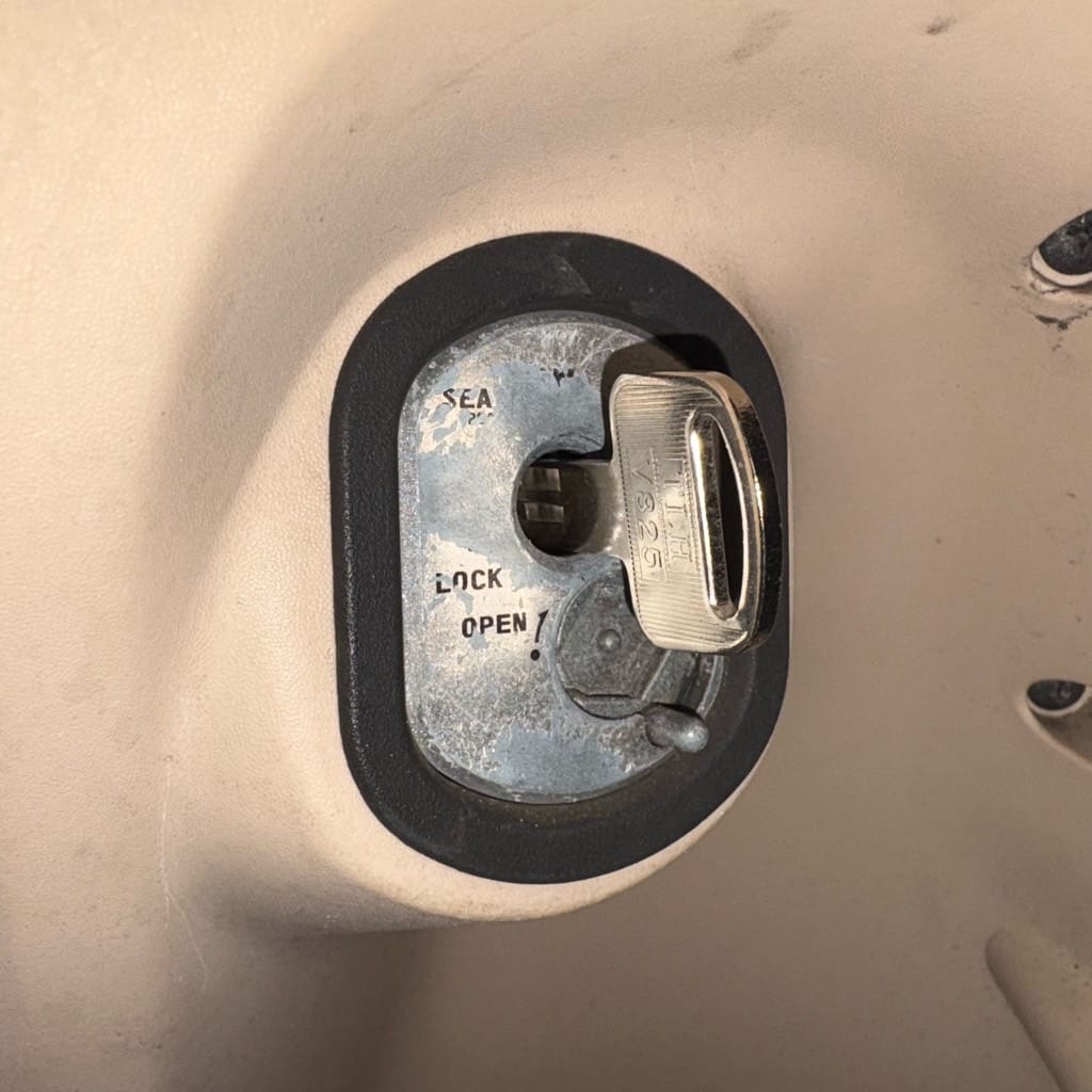 シリンダーに作製した鍵がささっている