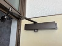 ドアクローザー交換完了