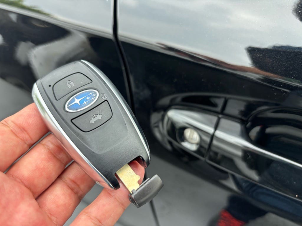 スマートキーにメカニカルキーを収納