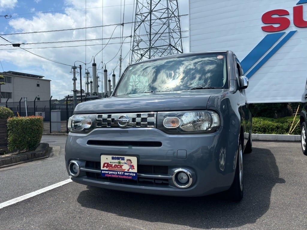 ニッサン キューブZ12 2013年式。こちらの車両のスペアキーを作製します