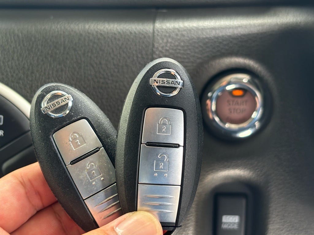 トランスミッター登録完了。２本の鍵をキューブのスタートボタンの前で持っている