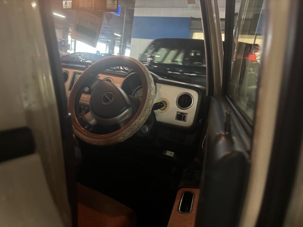 解錠に成功。運転席ドアが開いている