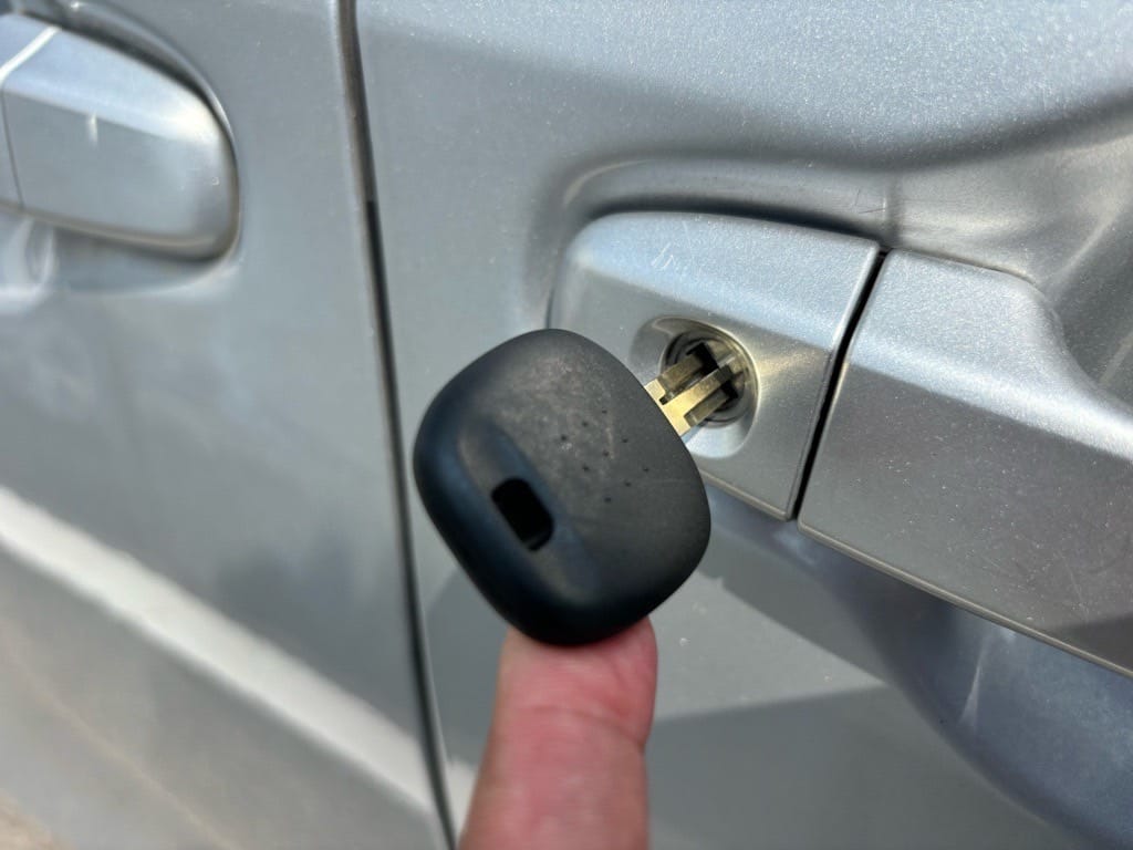 作製したスペアキーをノアのドアシリンダーに挿して動作を確認