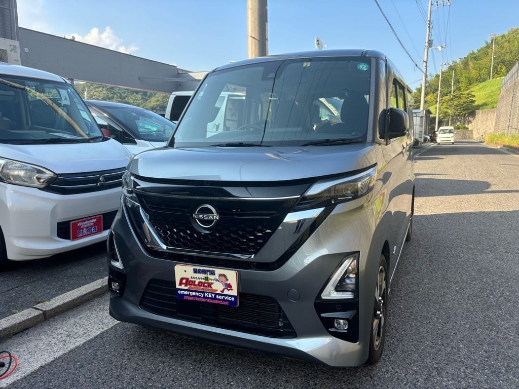 ニッサン ルークスB44A 2023年式。こちらの車両の鍵を作製します