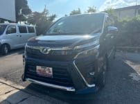 トヨタ ヴォクシーZRR80 2020年式。こちらの車両の鍵を作製します