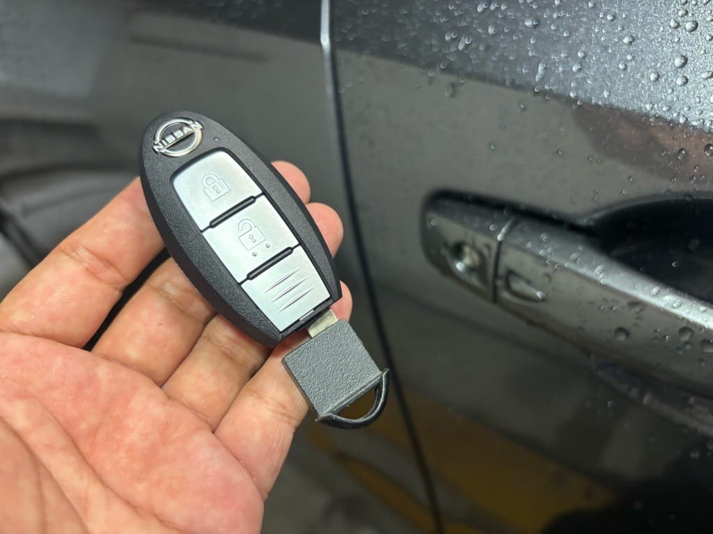 登録が完了したインテリジェントキーにメカニカルキーを収納