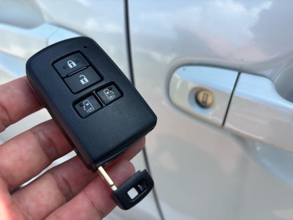 今回新たにシエンタのスマートキーとメカニカルキー