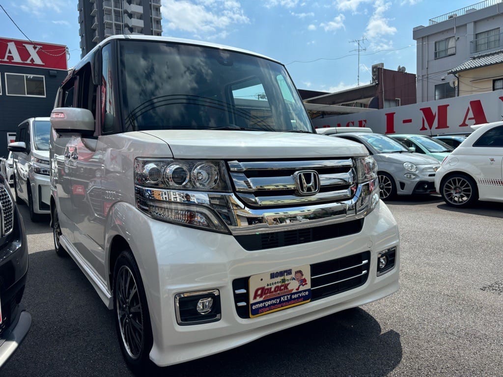 ホンダ N-BOX JF1 2016年式。こちらの車両の鍵を作製します