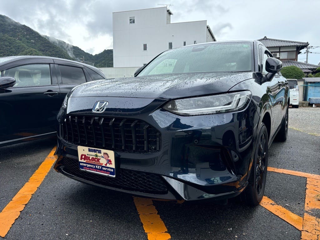 ホンダ ZR-V RZ4 2025年式。こちらの車両の鍵を作製します