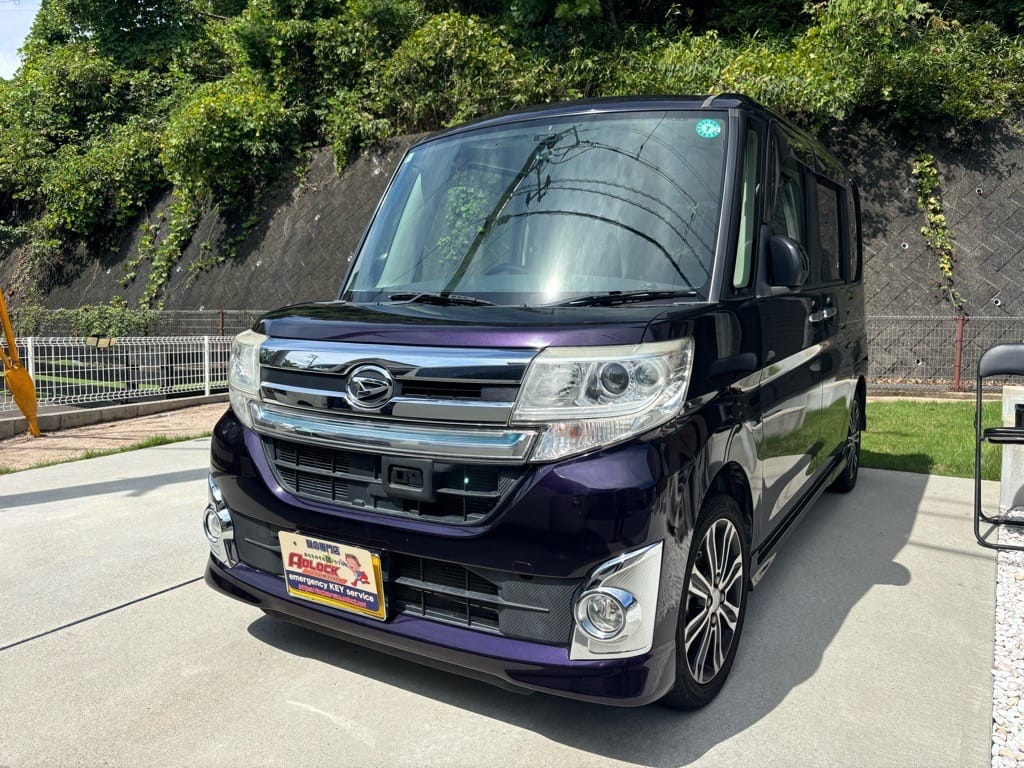 ダイハツ タントLA600S 2014年式。こちらの車両の鍵を作製します