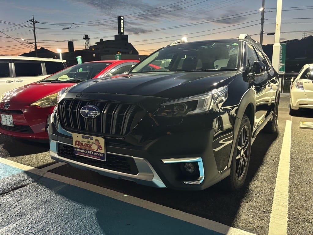 スバル アウトバックBT5 2023年式。こちらの車両の鍵を作製します