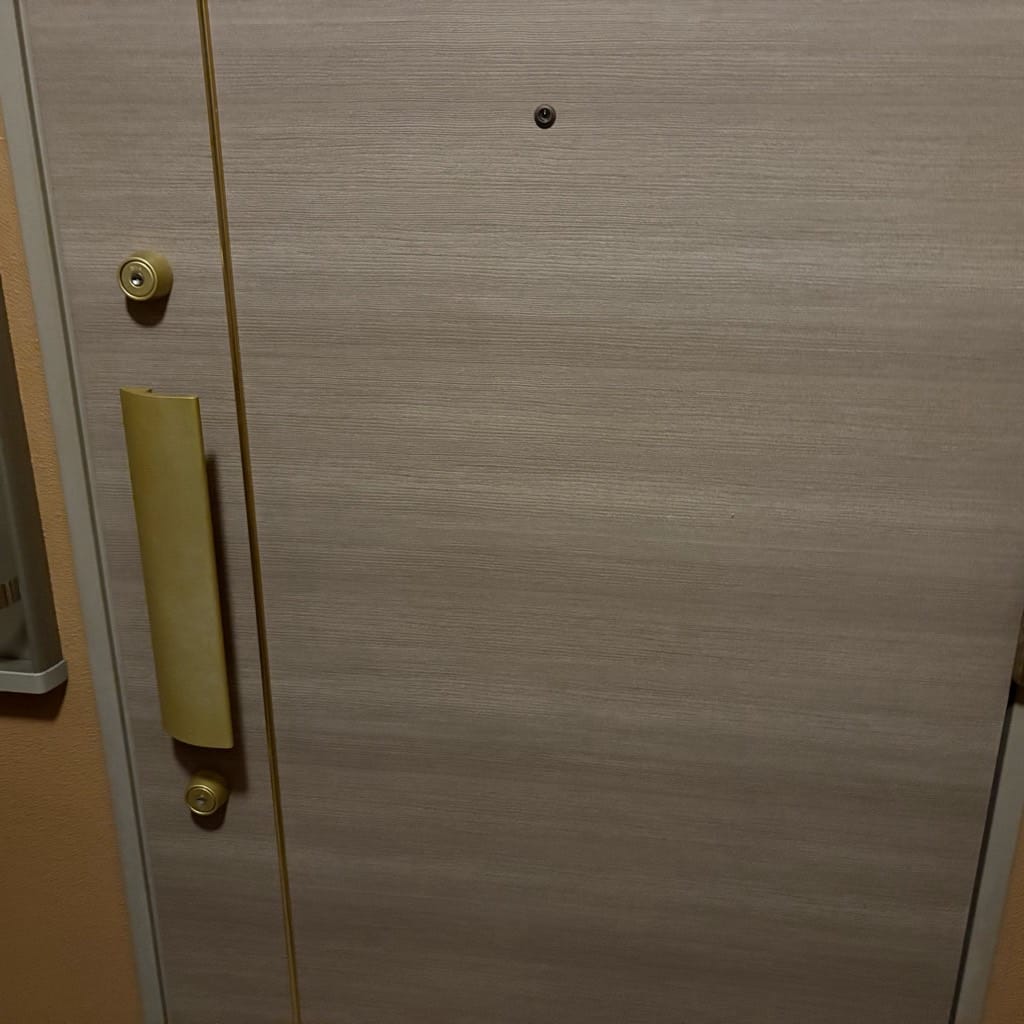 トラブルが発生した玄関ドア