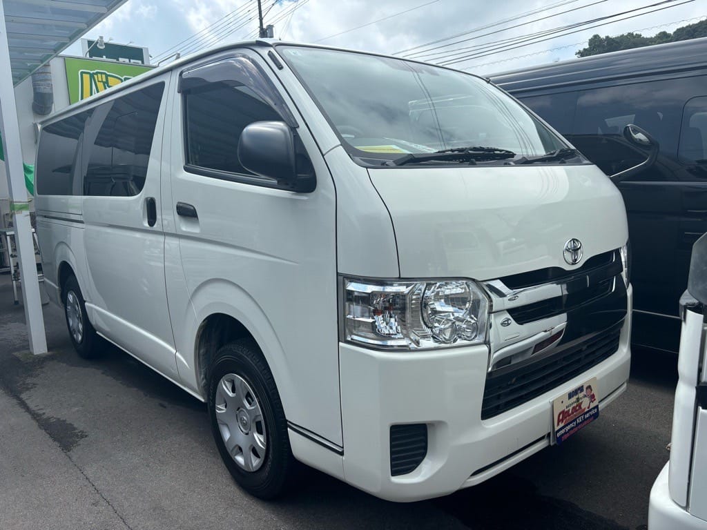 トヨタ ハイエース GDH206 2020年式。こちらの車両の鍵を作製します