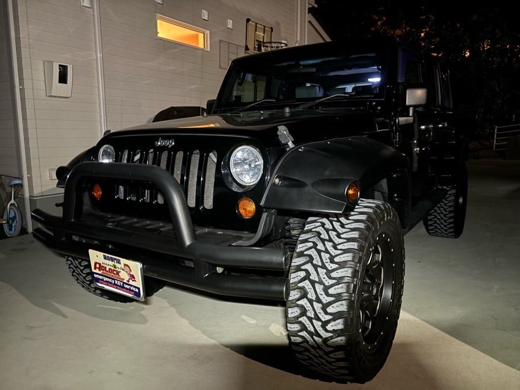 ジープ ラングラー JK型 2008年式。こちらの車両の鍵を作製します↓