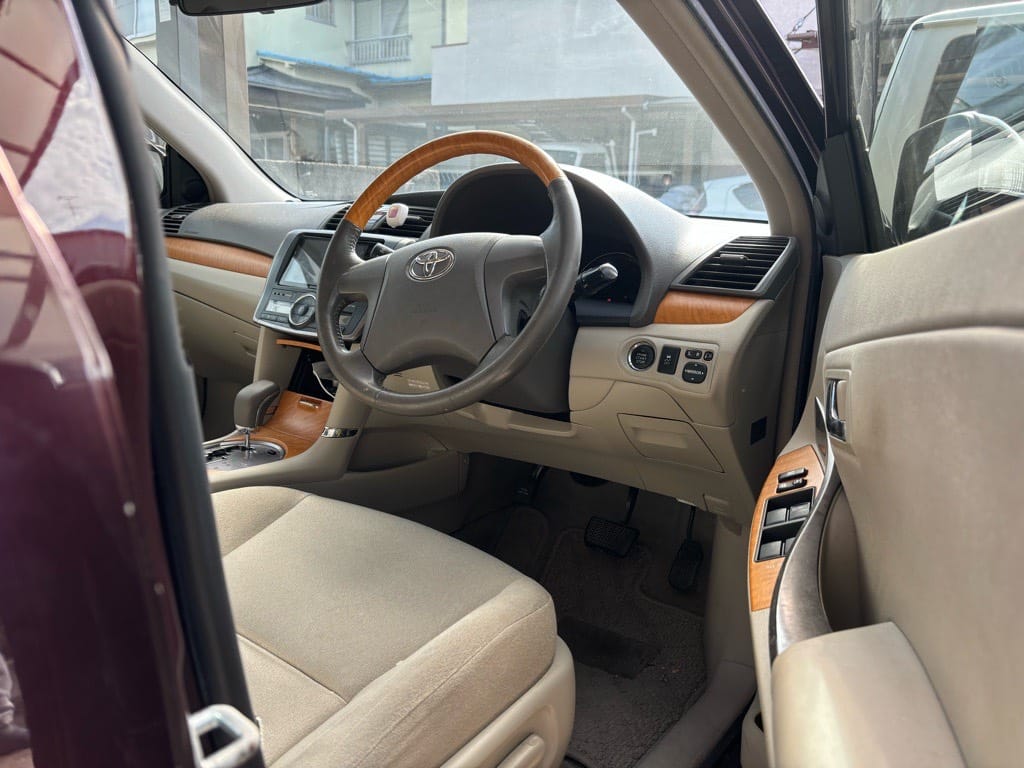 ピッキングに成功、運転席ドアが開きました