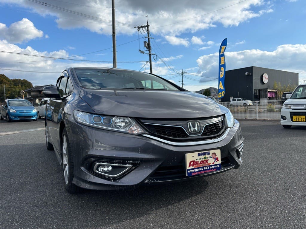 ホンダ ジェイド FR4 2017年式。こちらの車両の鍵を作製します