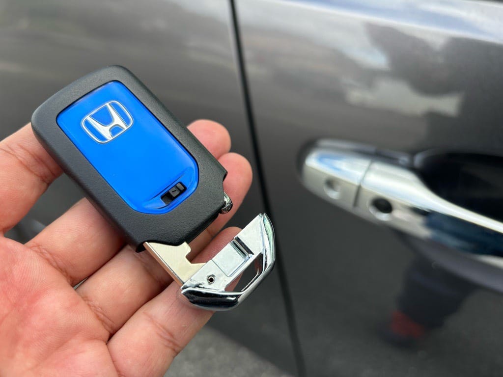 登録が完了したジェイドのスマートキーに作製したメカニカルキーを収納