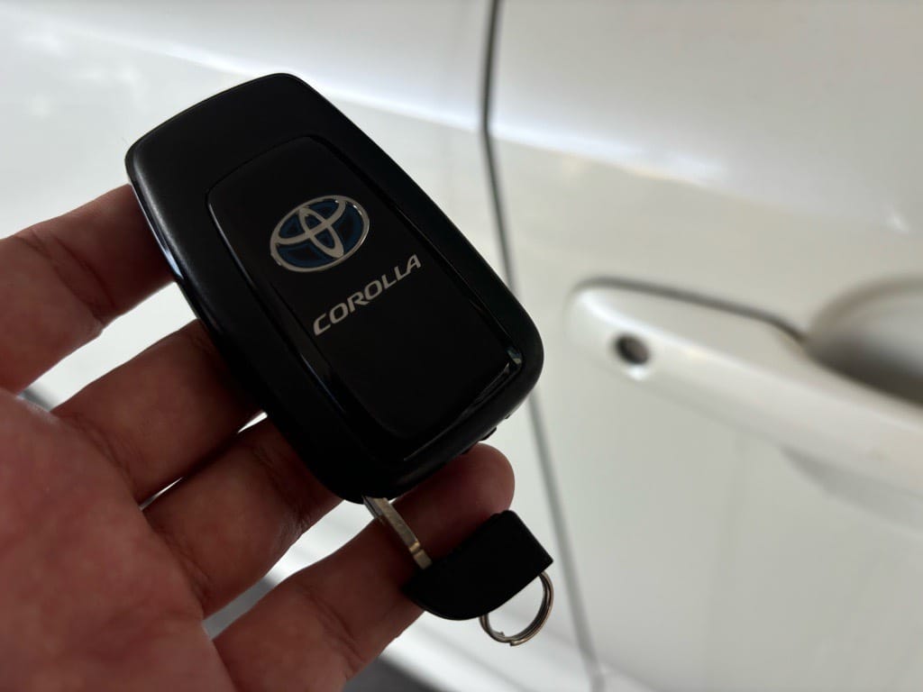 作製したカローラスポーツのスマートキーに作製したメカニカルキーを収納