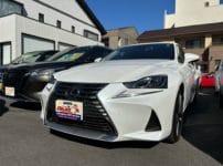 レクサス IS300h AVE30 2018年式。こちらの車両の鍵を作製します