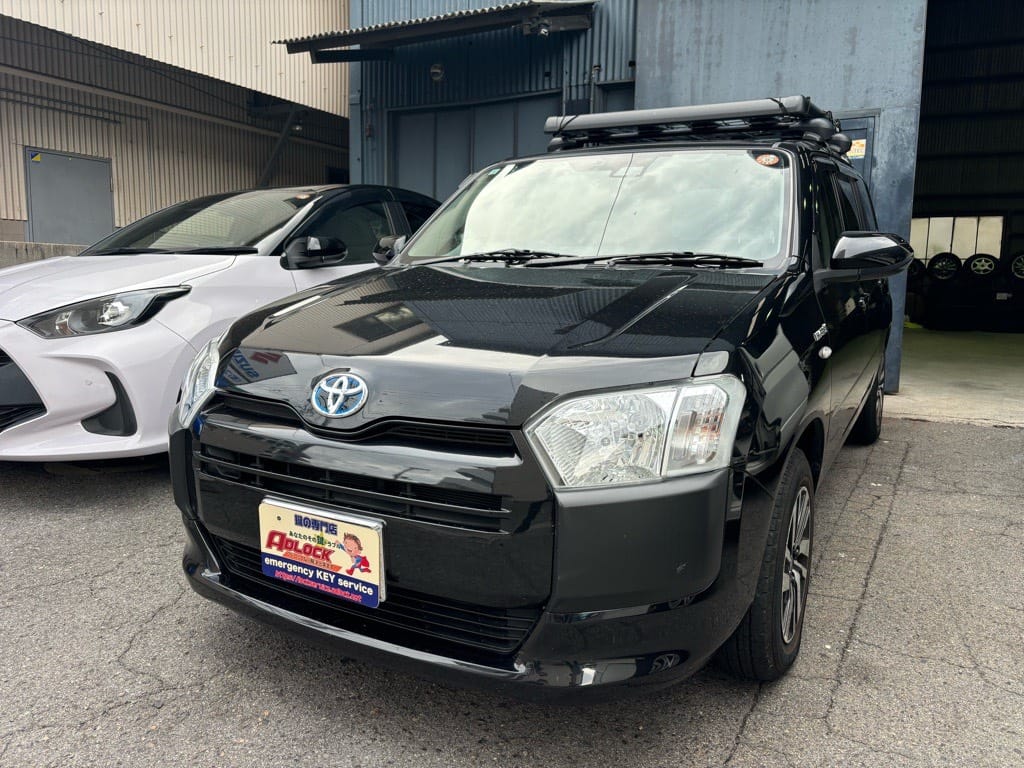 トヨタ プロボックスNHP160 2023年式。こちらの車両の鍵を作製します。