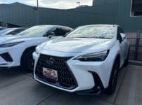 レクサス NX350h AAZH10 2023年式。こちらの車両の鍵を解錠します