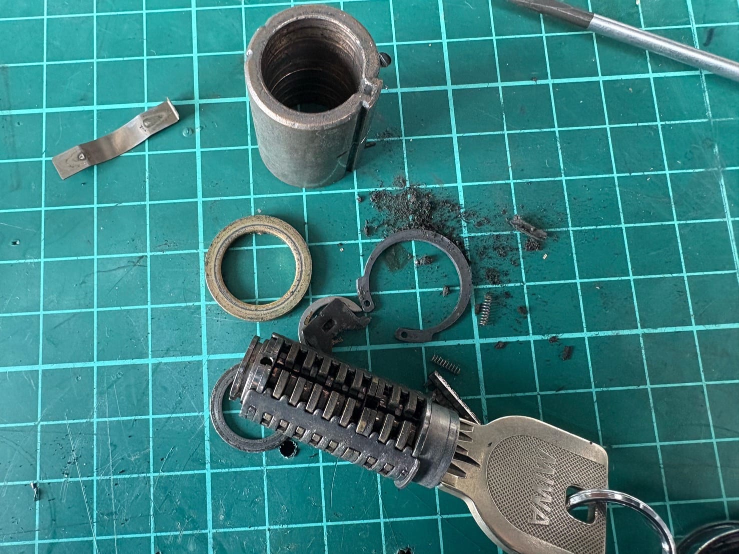 分解されたシリンダー