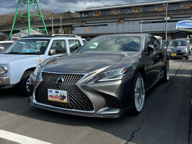 レクサス LS500h GVF55 2018年式。こちらの車両の鍵を作製します