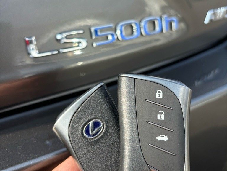 既存のスマートキーと今回作製した予備キー