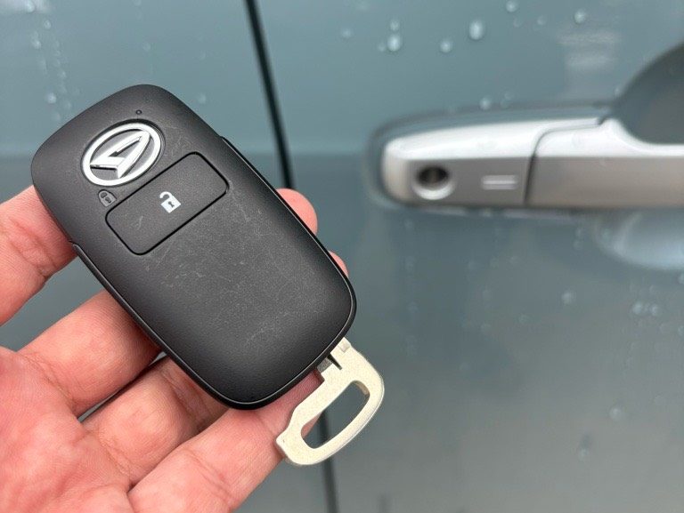 登録が完了したタフトのスマートキーに作製したメカニカルキーを収納