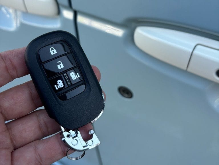 登録が完了したN-BOXのスマートキーに作製したメカニカルキーを収納