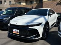 トヨタ クラウンクロスオーバーAZSH35 2023年式。こちらの車両の鍵を作製します