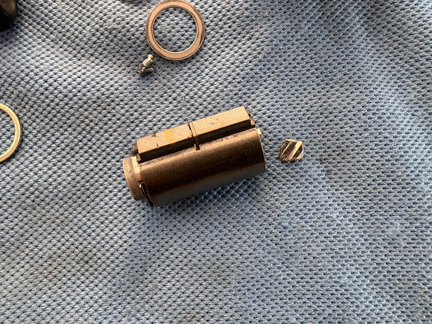 分解されたシリンダー