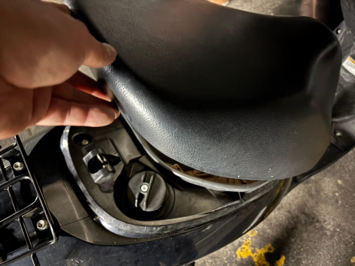 メットインが開きました