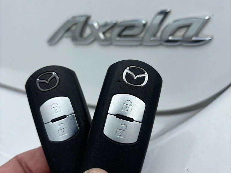 アクセラの既存キーと今回作製したスペアキー