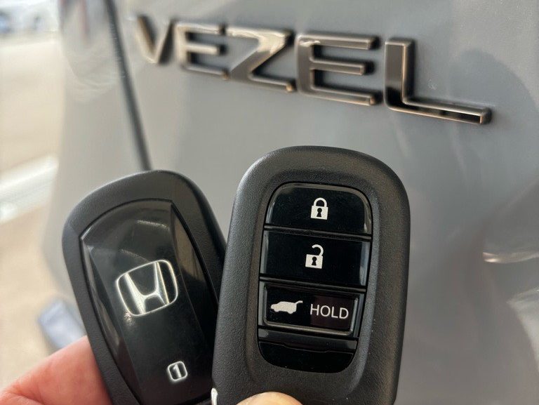 ヴェゼルの既存キーと今回新たに作製したスペアキー