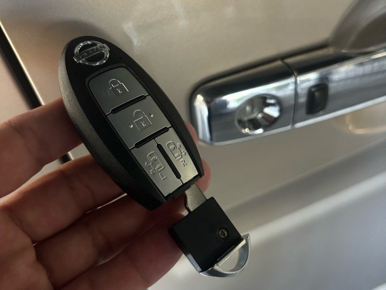 登録が完了したインテリジェントキーに作製したメカニカルキーを収納