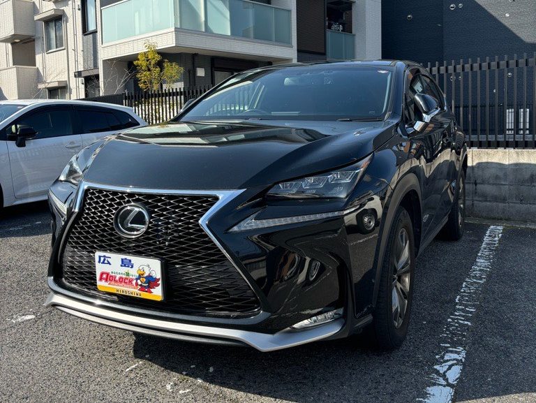 レクサス NX200t AGZ10 2016年式。こちらの車両の鍵を作製します