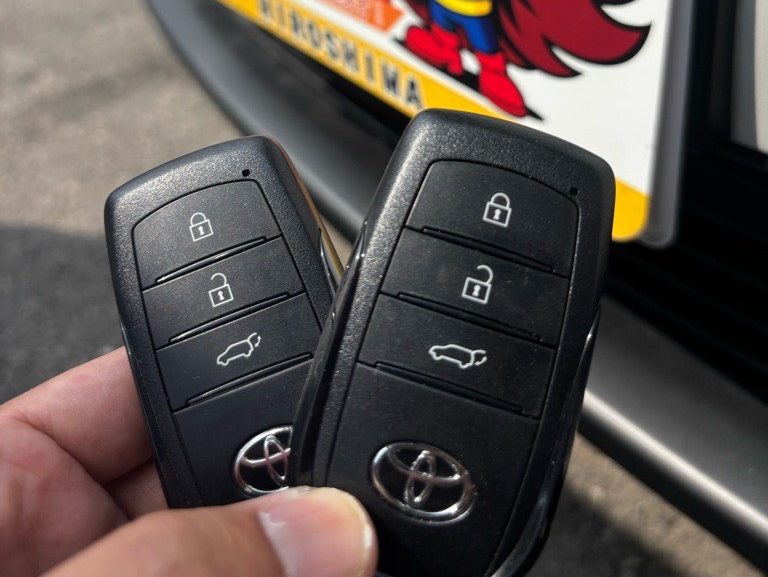 ヤリスクロスの既存キーと今回追加登録を行ったスペアの鍵