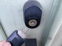 先端が折れた鍵