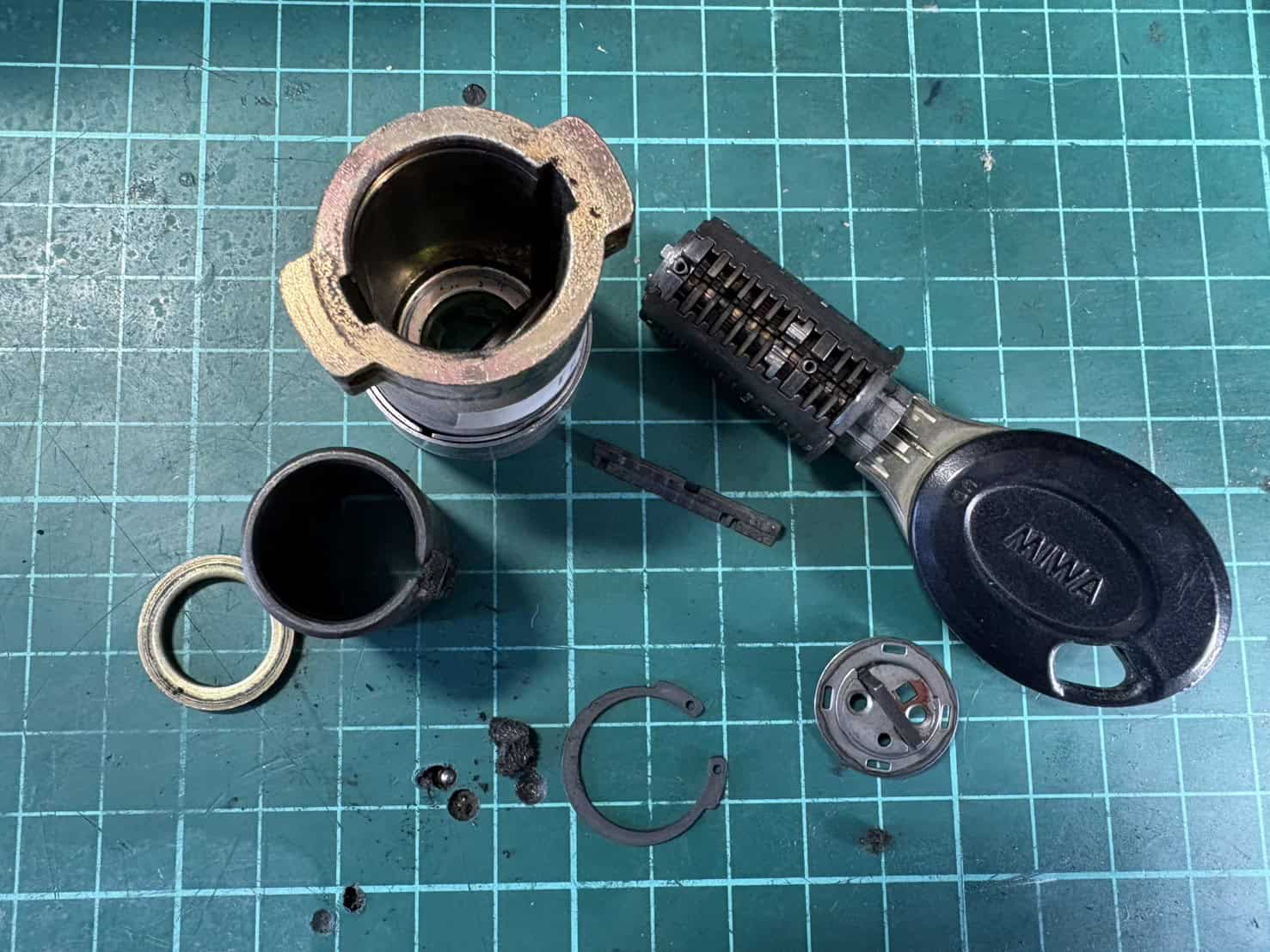 分解されたシリンダー