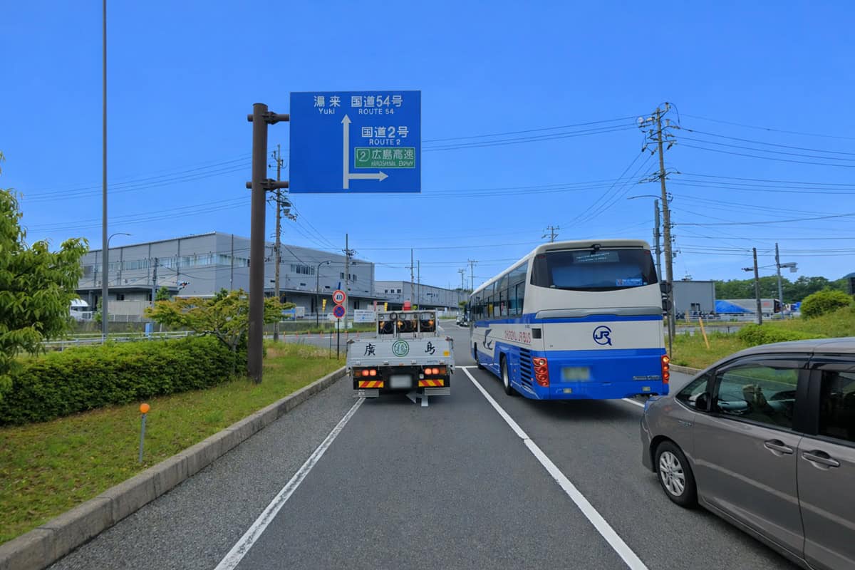 鍵のハヤブサ便　西風新都店に西風新都インター方面からお越しの方へご案内02　一つ目の信号を右折