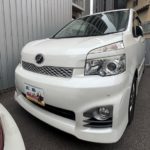 トヨタ ヴォクシー(ZRR70 2013年式)。こちらの車両の鍵を作製します