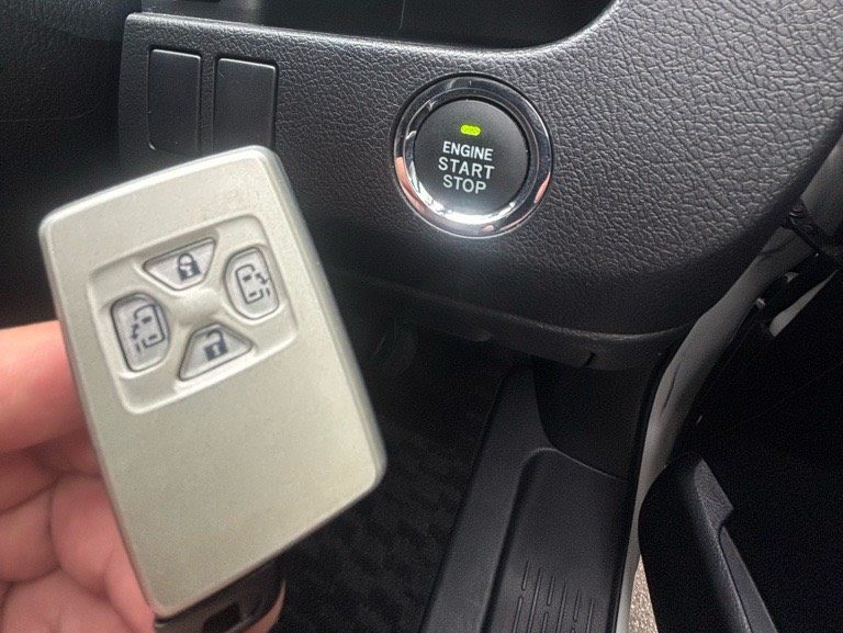 登録が完了したヴォクシーのスマートキー。エンジンがかかるようになりました